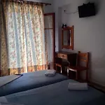 Roza's And Apartamento Benitses (Corfu)