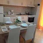 Roza's And شقة بينيتسيس