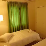 Roza's And شقة بينيتسيس