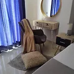 شقة Roza's And بينيتسيس