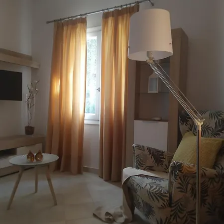 Apartment Roza's And Benitses (Corfu)
