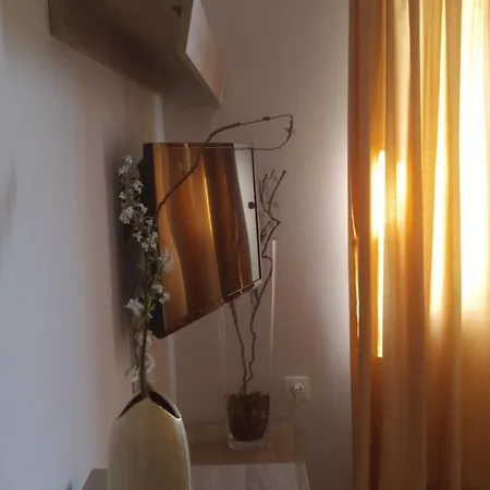 Roza's And بينيتسيس