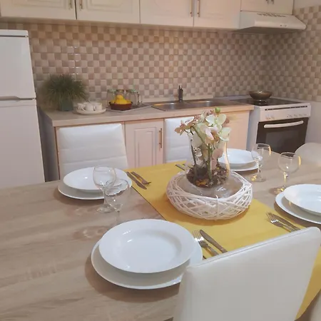 Apartment Roza's And Benitses (Corfu)