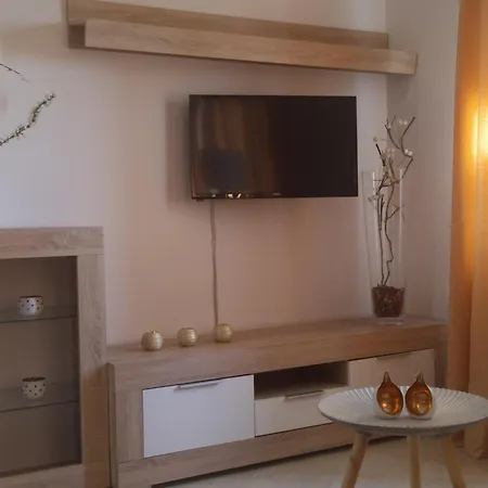 Roza's And Apartment Benitses (Corfu)