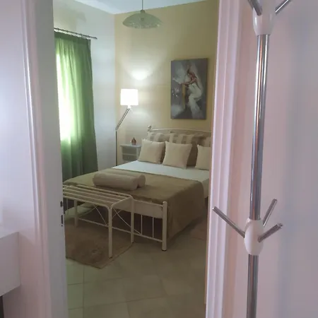 Apartment Roza's And Benitses (Corfu)