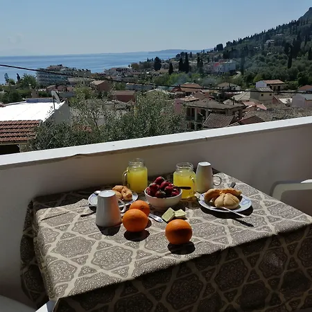 Roza's And Διαμέρισμα *