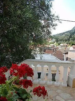 Apartment Roza's And