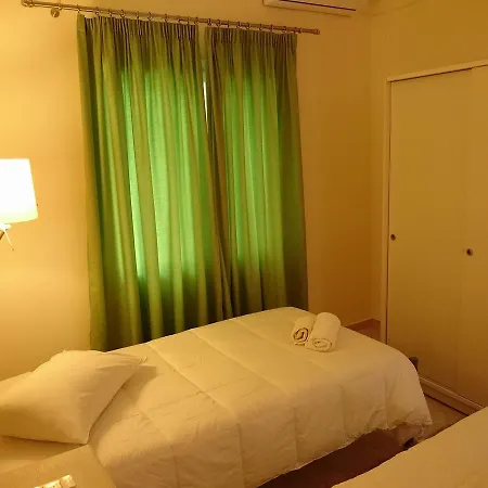 Roza's And Apartment Benitses (Corfu)