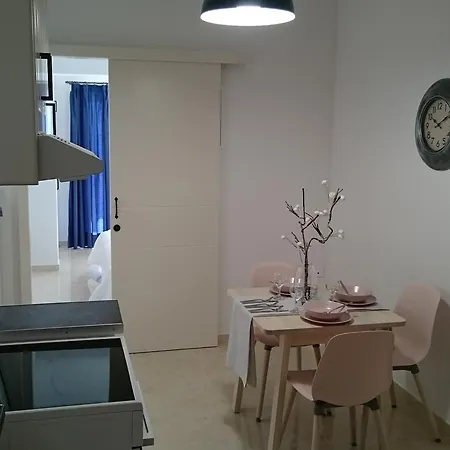 Roza's And Apartment