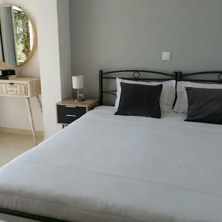 Roza's And * بينيتسيس