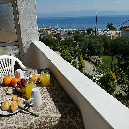 Roza's And Apartment