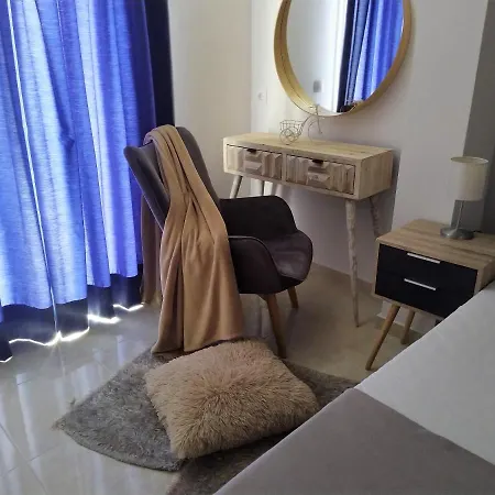 Apartment Roza's And Benitses (Corfu)