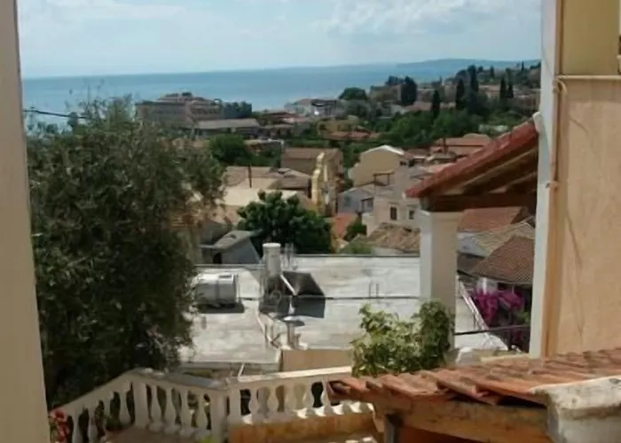 Roza's And בניטסס