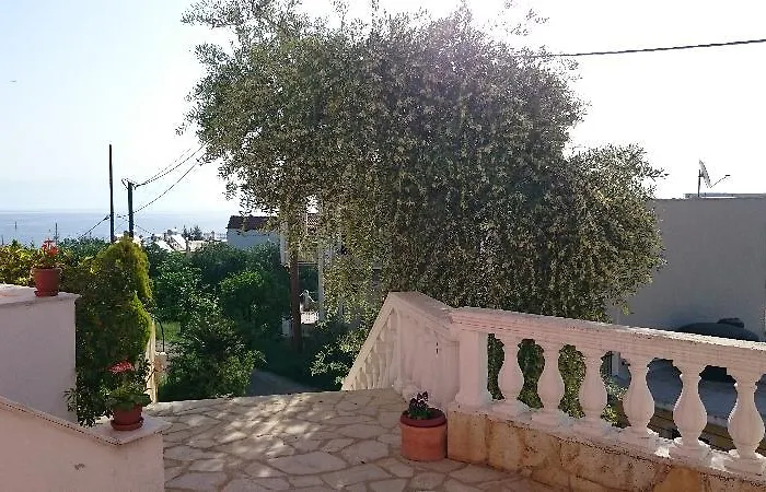 דירה Roza's And בניטסס