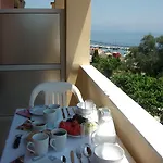 Roza's And Διαμέρισμα *