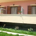 Roza's And Διαμέρισμα
