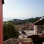 Roza's And Διαμέρισμα *