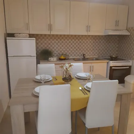 Roza's And Apartamento *