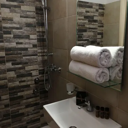 Roza's And בניטסס